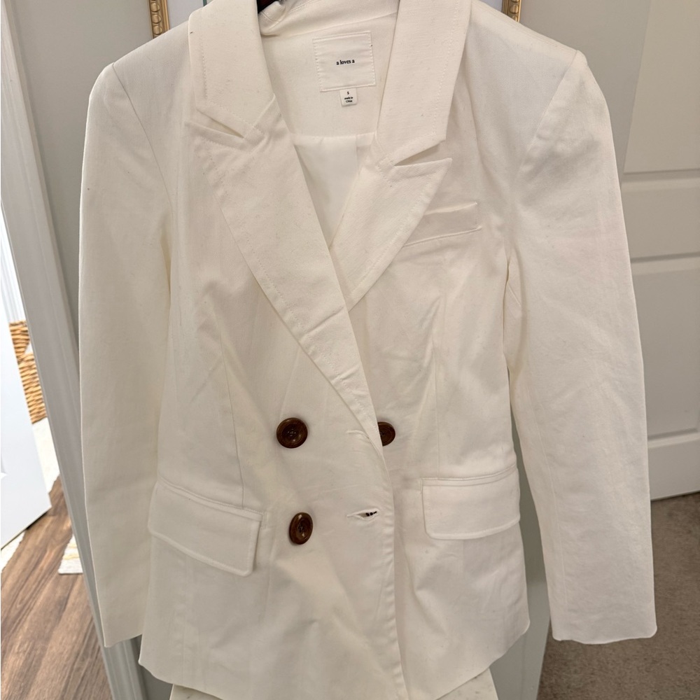 Elegant Cream Double-Breasted Blazer